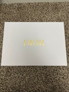 Dior White Box with Gold Logo Center